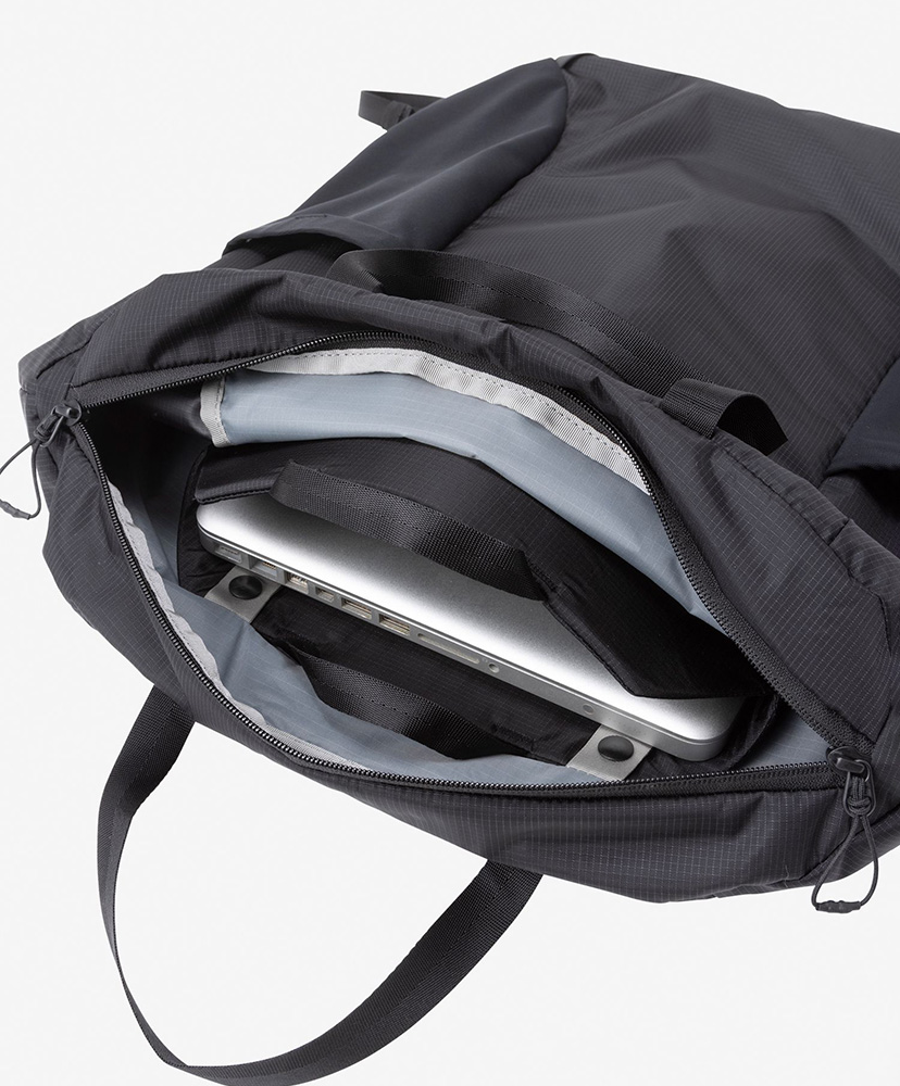 Hazy Tote Pack(ONE K/ブラック): THE NORTH FACE