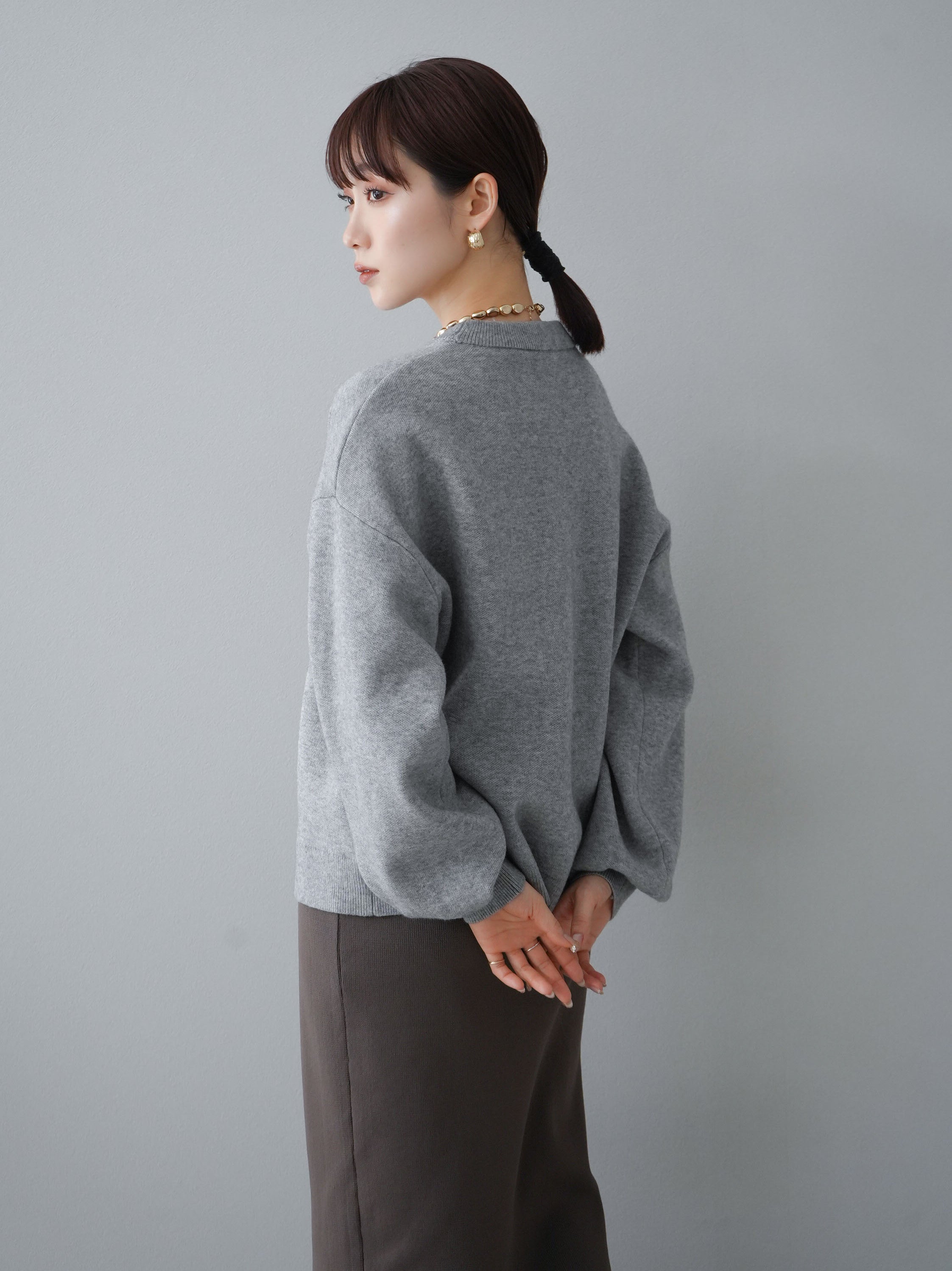 予約]アルパカタッチロゴニットプルオーバー/グレー – Lumier