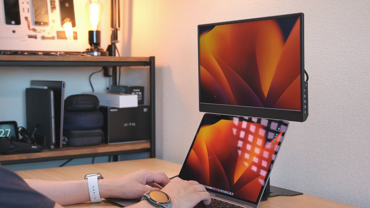 Gechic On-Lap M161H レビュー】オプションのスタンドでノートPCの上に