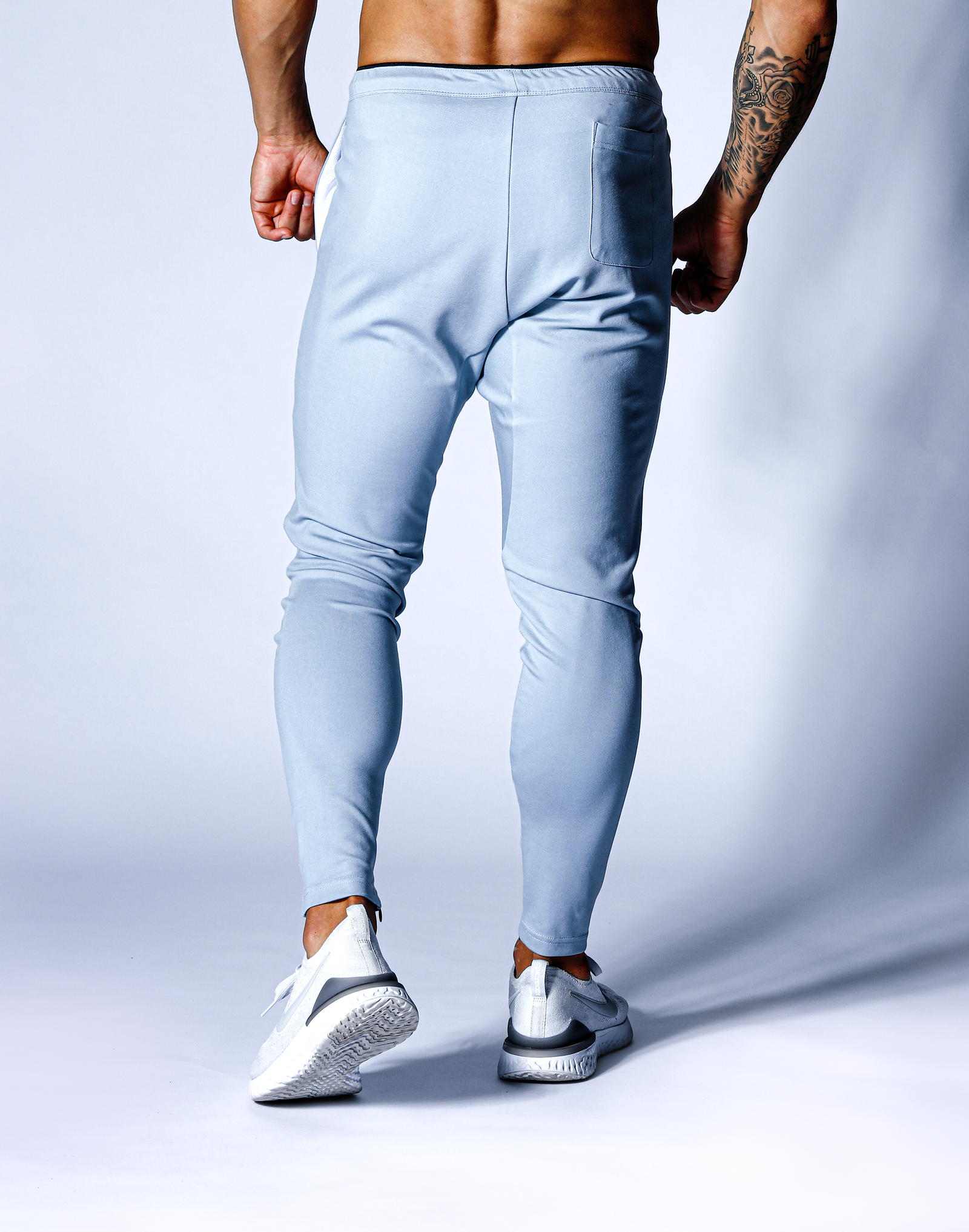 9__0000s_0001s_0003_Lblue_back