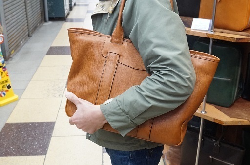 万双 「シモーネBOX ファスナー付トート」入荷: Mのブツ欲日記