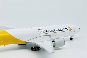 Amazon.com: Phoenix Singapore Airlines for DHL for Boeing B777