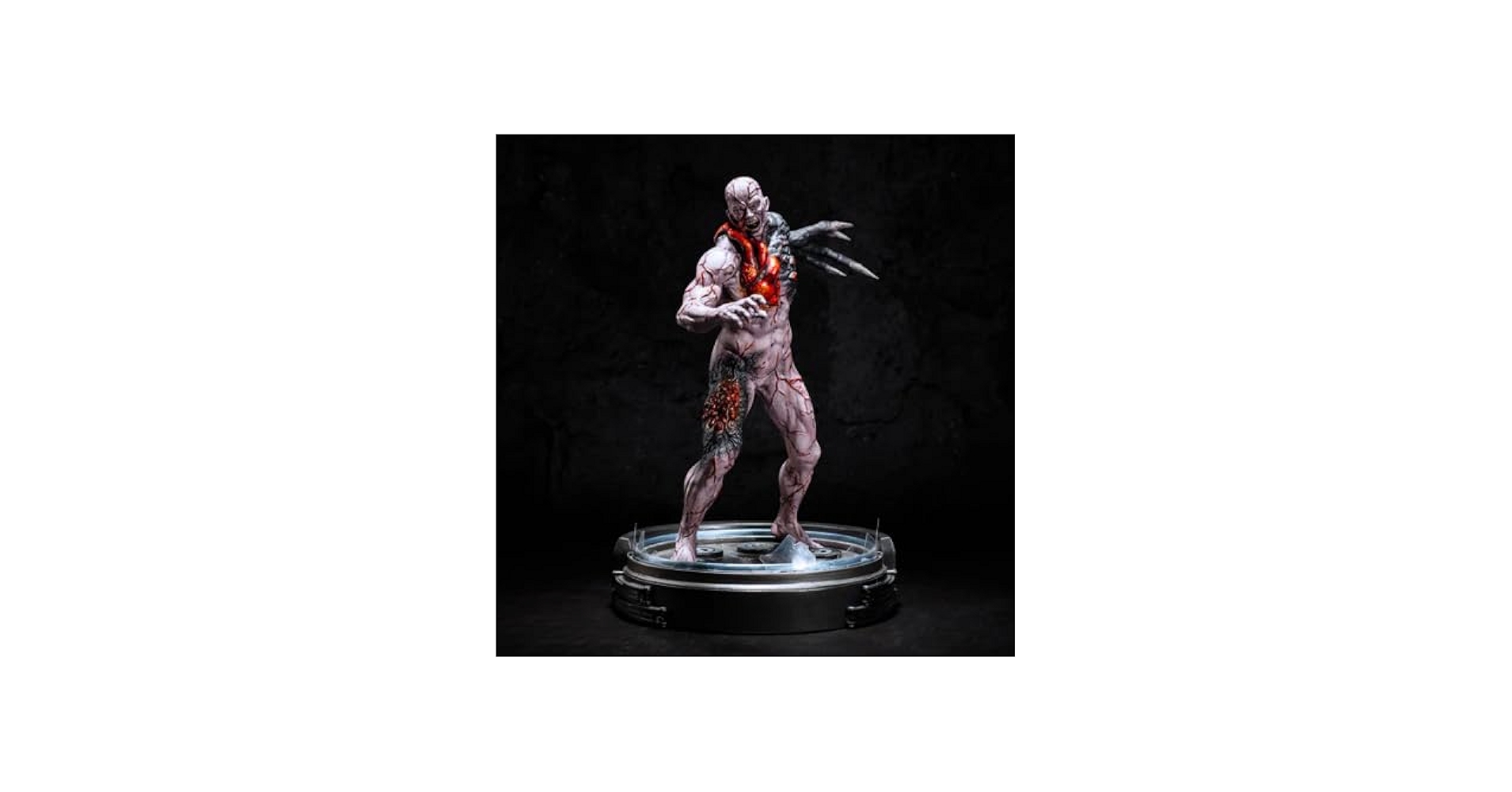 Amazon | 【正規輸入品】Numskull Resident Evil Tyrant T-002 Figure