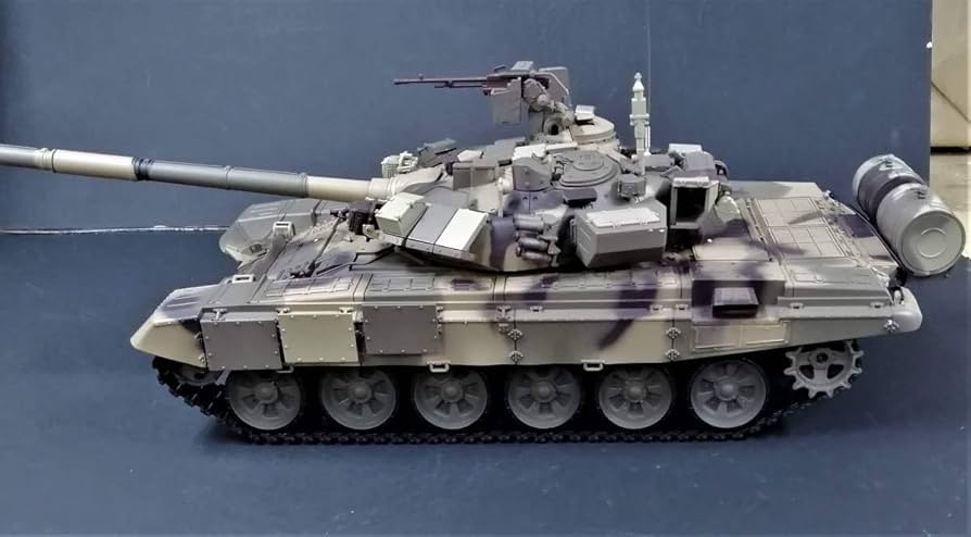 Amazon.co.jp: ヘンロン＃3839-1 1/16サイズ ロシアT-90型戦車ラジコン