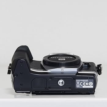 Amazon | OLYMPUS ミラーレス一眼 OM-D E-M5 ボディ シルバー 1605万