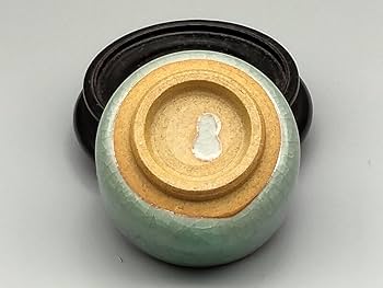 人間国宝 中島宏作青瓷松茶碗お値下げ致しました。 人間国宝 中島宏作