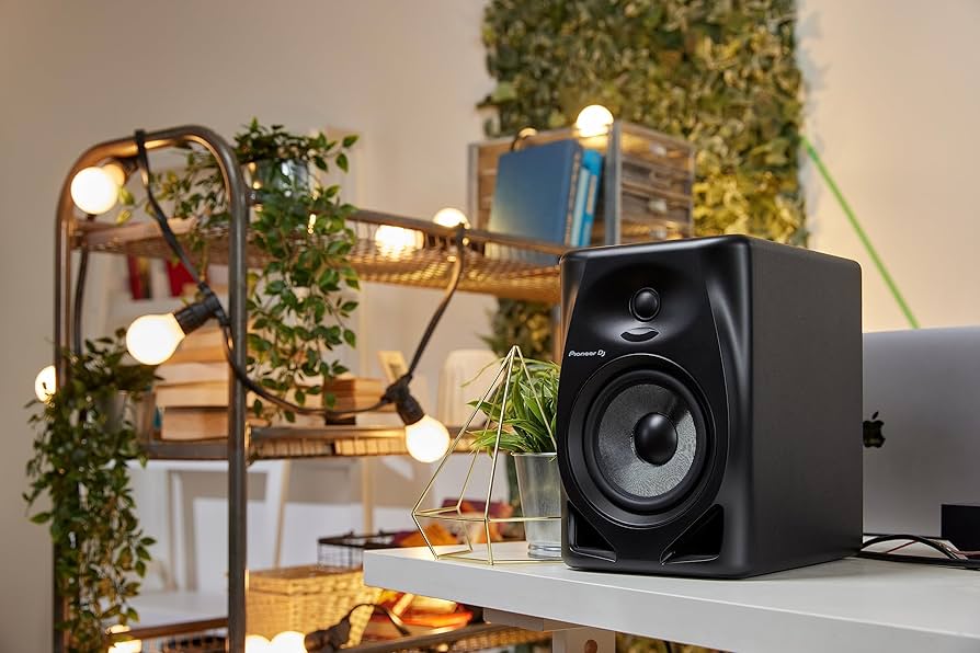 Amazon | Pioneer DJ 5インチ 2wayアクティブモニタースピーカー DM