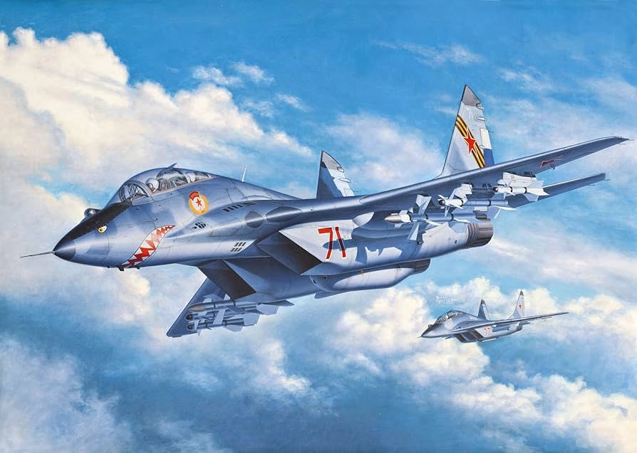 Amazon | ドイツレベル 1/32 Mig-29UB 複座型 プラモデル | プラモデル