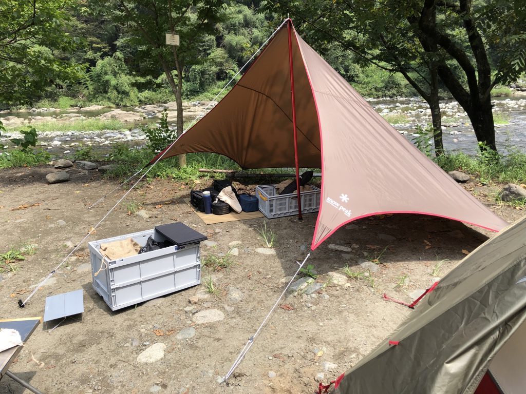 スノーピークペンタシールド レビュー。おしゃれカラーが際立つタープ