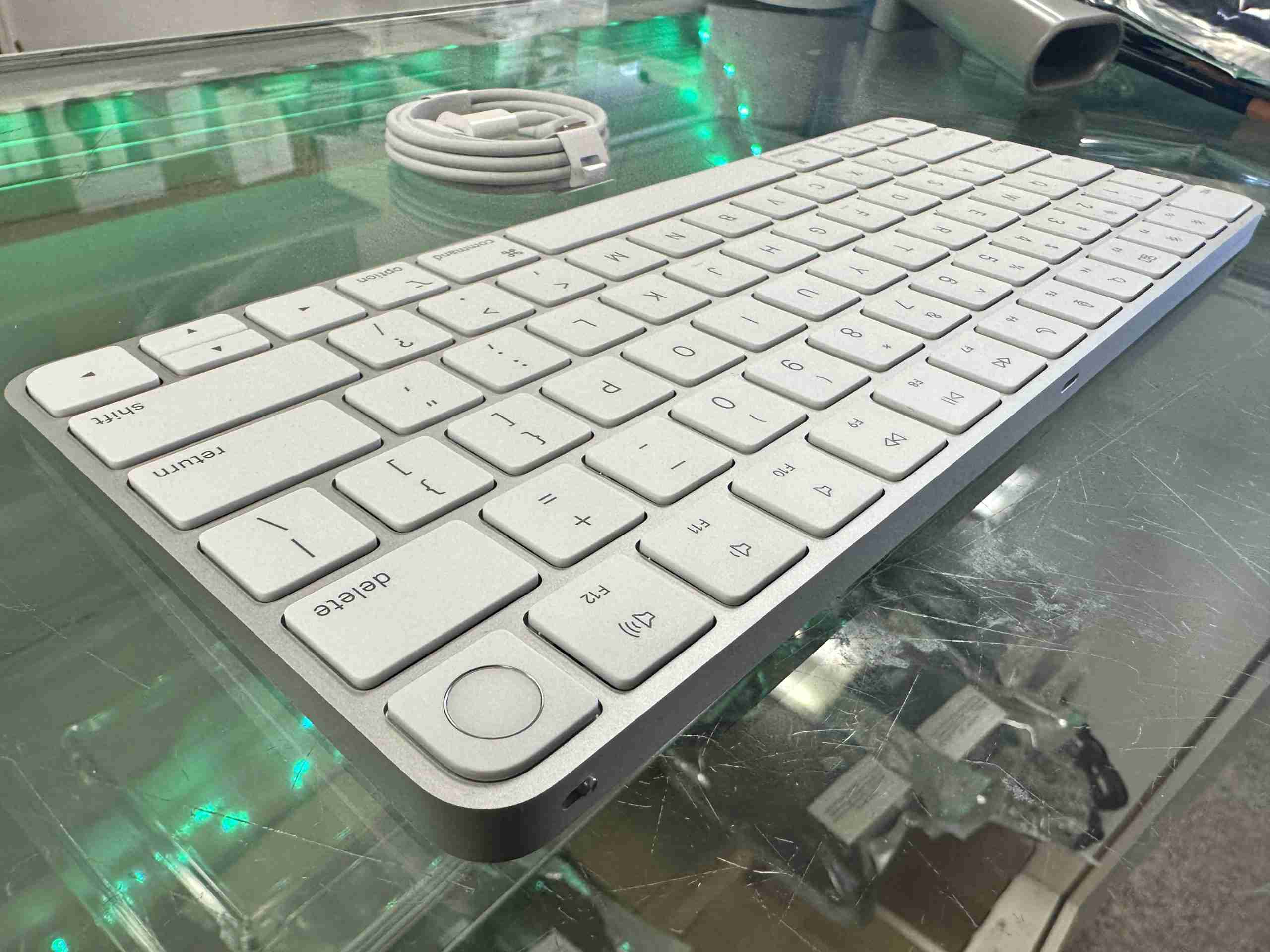 Genuine Apple Magic Keyboard w/ Touch ID for M1 to Later Macs