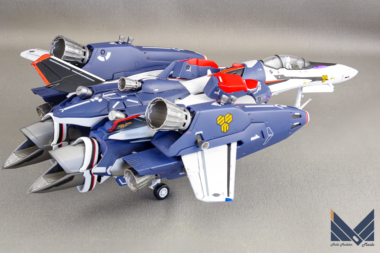 ハセガワ 1/72 VF-25F スーパーメサイア マクロスF 完成品 HASEGAWA