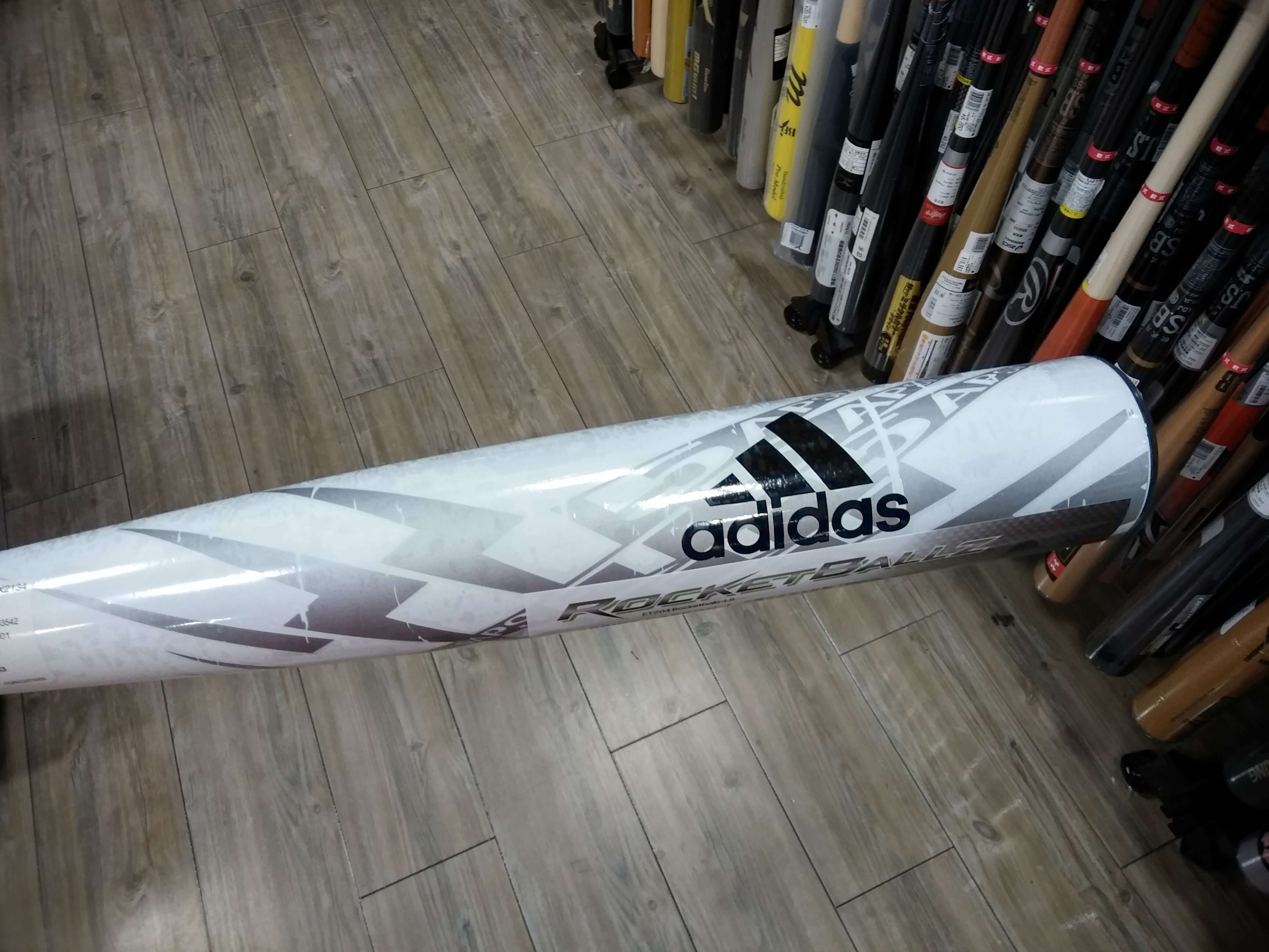 ロケットボールズ】adidas 超々硬カーボンコンポジットバット | まこと