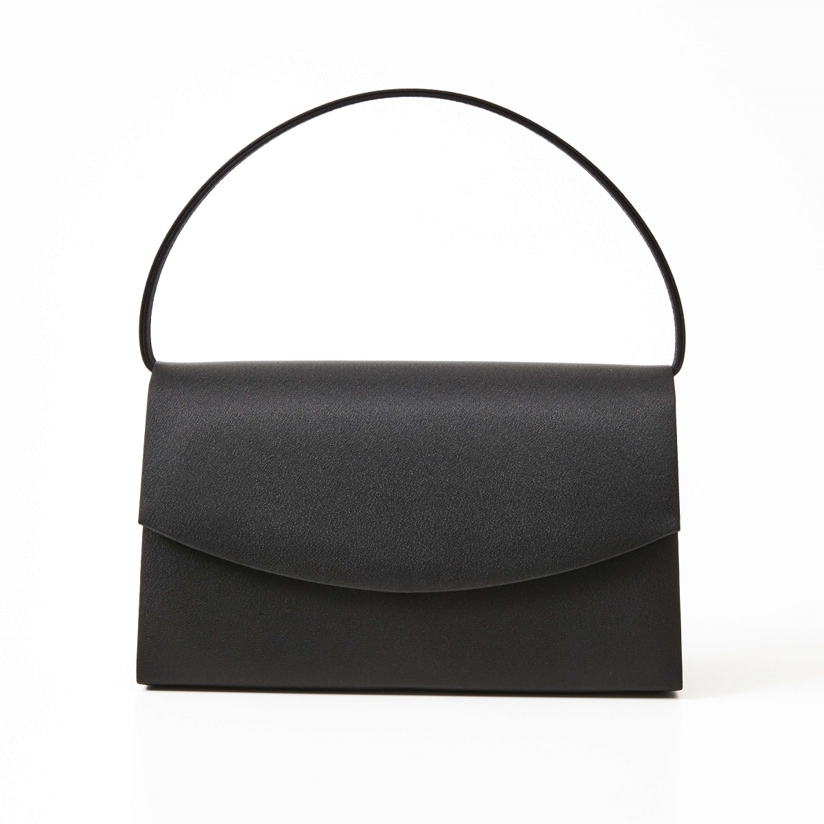 GLOW掲載】[商品番号5220101] ラウンドデザインのブラックフォーマル