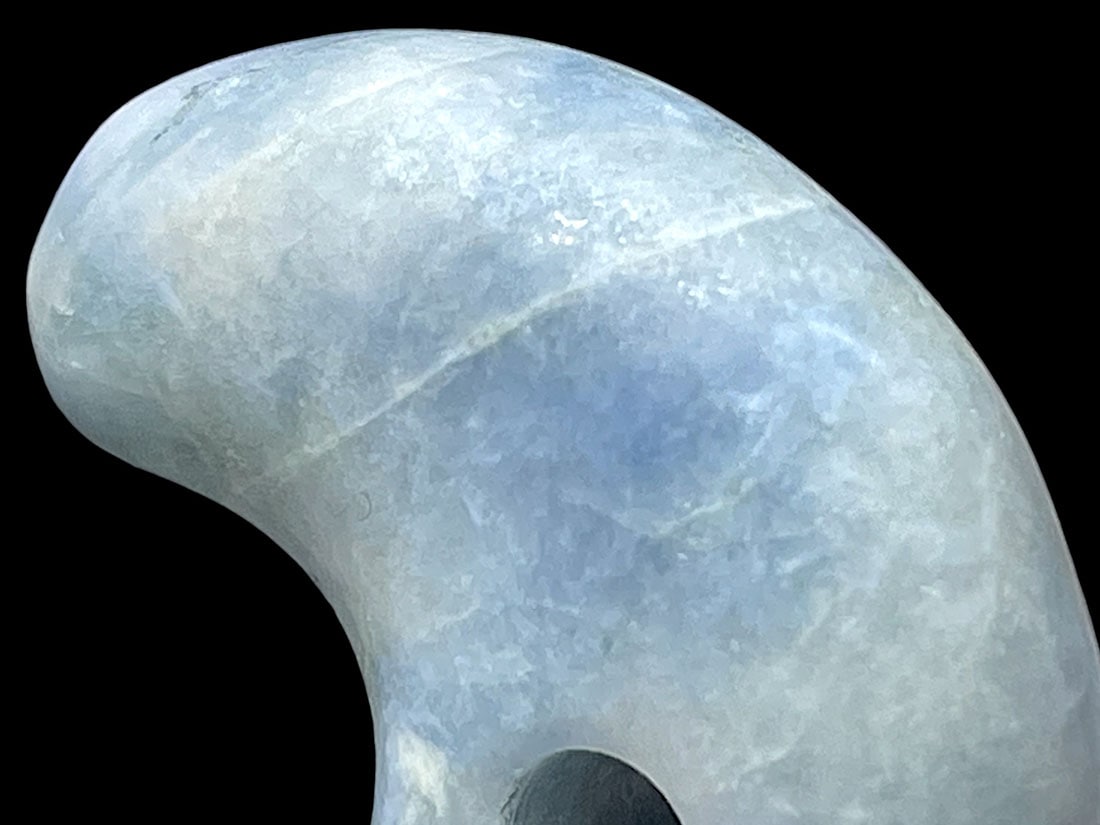 糸魚川入りコン沢産 青翡翠 勾玉