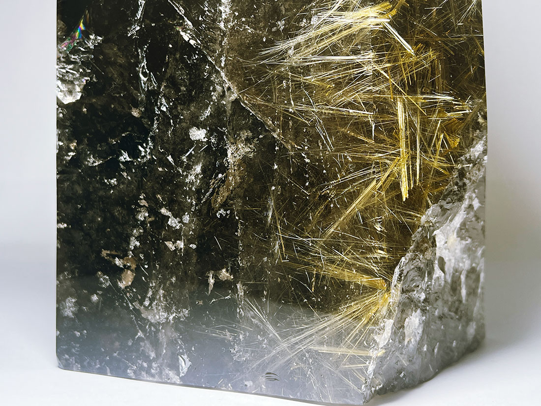 スモーキールチルクォーツ 大型ポリッシュ/Rutilated Quartz