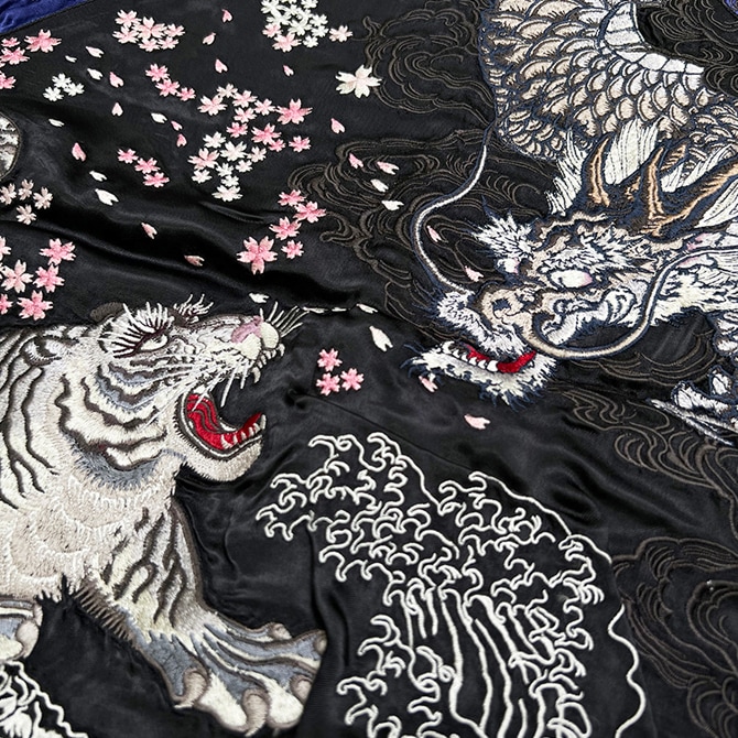 Lサイズ]白虎と白龍柄刺繍リバーシブルスカジャン【送料無料】｜和柄