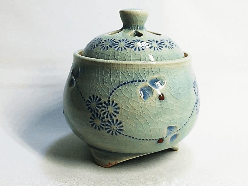 香炉/香立》清水焼香炉 青磁釉唐草彫（紙箱付） | お香/香炉/伝統工芸