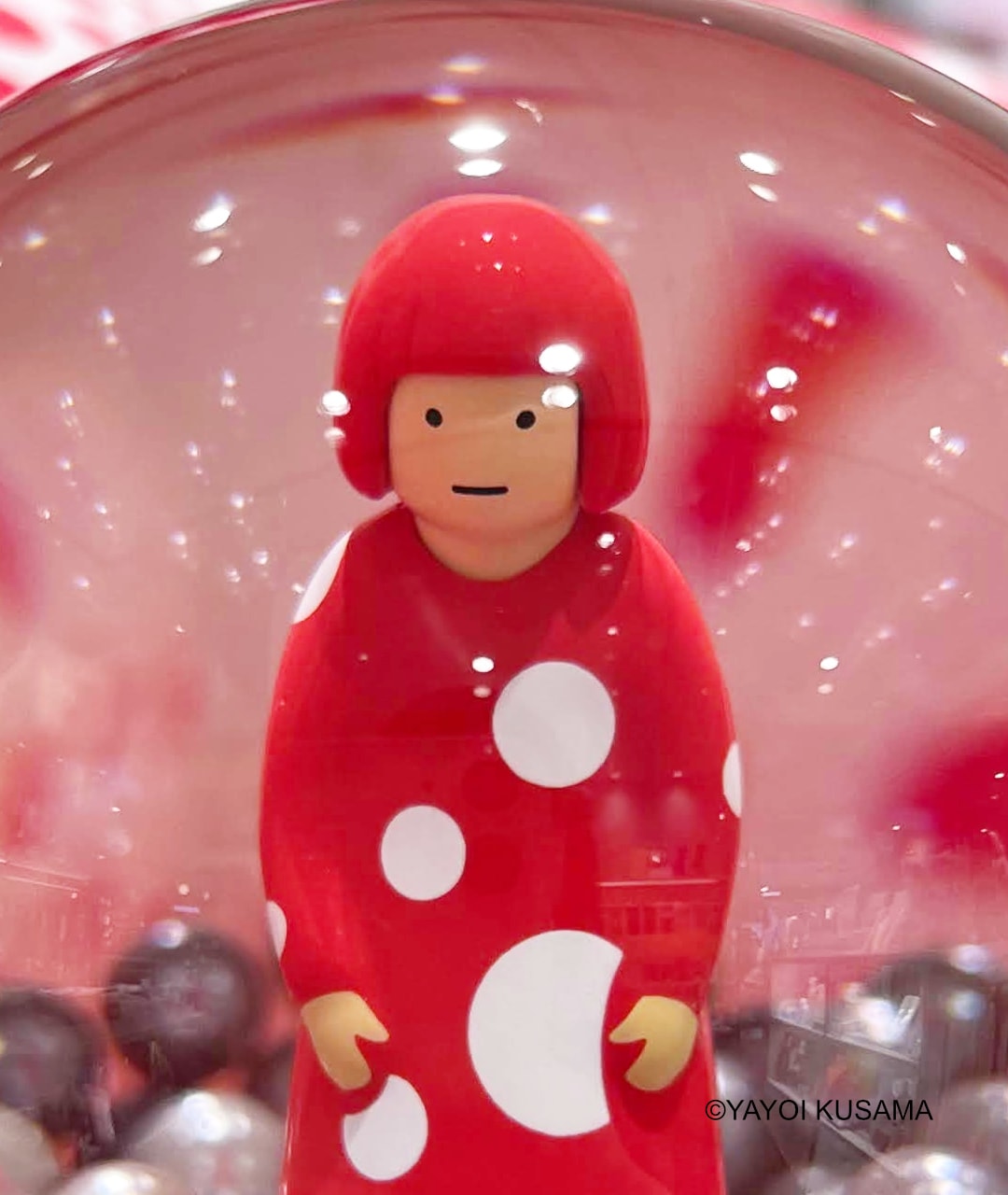 草間彌生 スノードーム（スノーグローブ）[ YAYOI ]｜ラムフロム