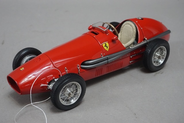 1/18 CMC M-056 フェラーリ 500 F2 Der Doppelweltmeister 1953, Boost