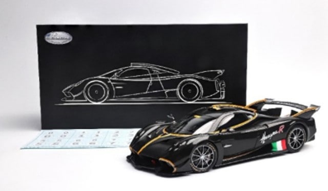 新品 LCD18012CB LCD 1/18 パガーニ ウアイラR ブラックカーボン
