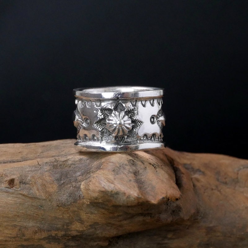 22号 アーニーリスター スタンプワーク リング｜マライカ公式通販