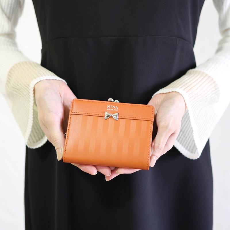 ニナ・ニナ リッチ】 ビュラン パース 2つ折り財布 口金式小銭入れ