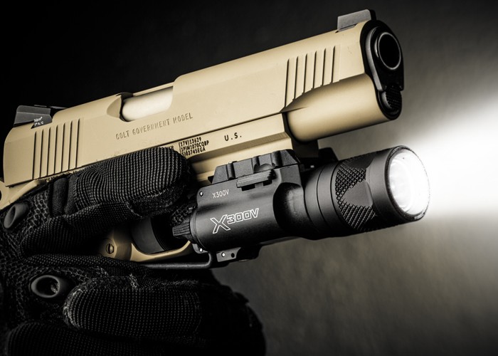 SUREFIRE X300Vタイプ LEDフラッシュライト(200) サバゲー | ライト
