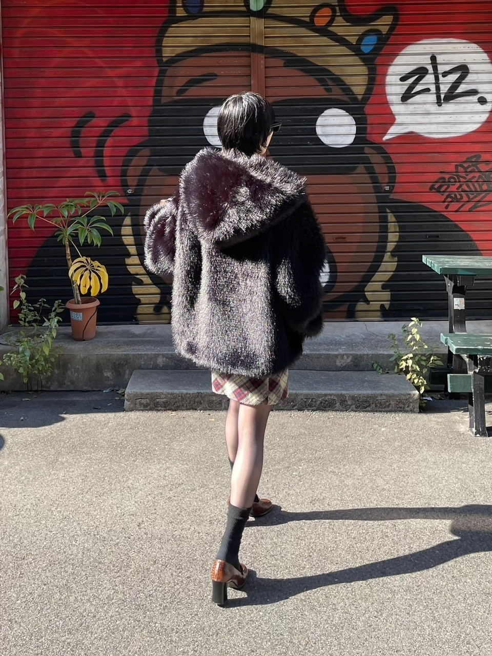 受注制【Chikashitsu +】hooded cropped fur blouson (2color) | OUR