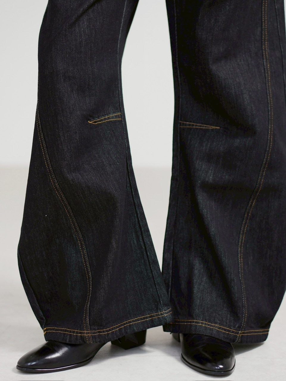 受注制【Chikashitsu +】lilting stitch curve denim pants