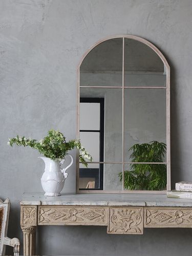 サラグレースがプロデュースを手掛ける壁掛けミラー