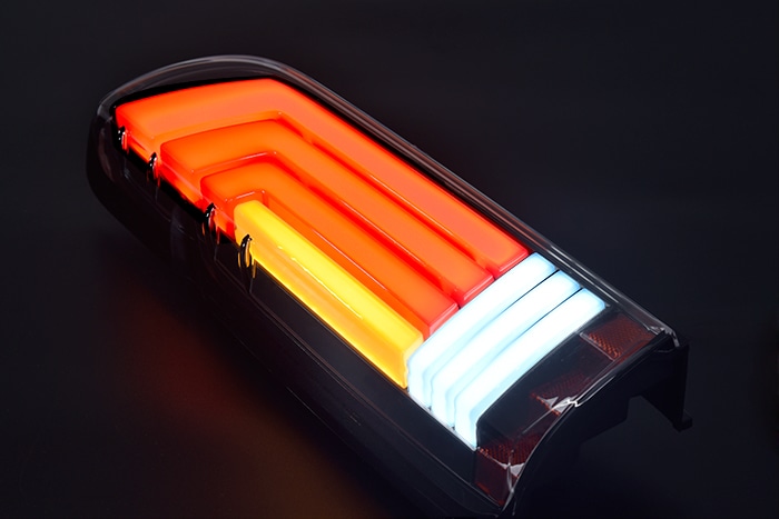 HELIOS 200系ハイエース LEDフルビーム テールランプ クリア×ホワイト