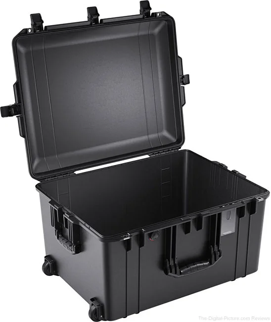 Pelican 1637 Air Wheeled Hard Case Review