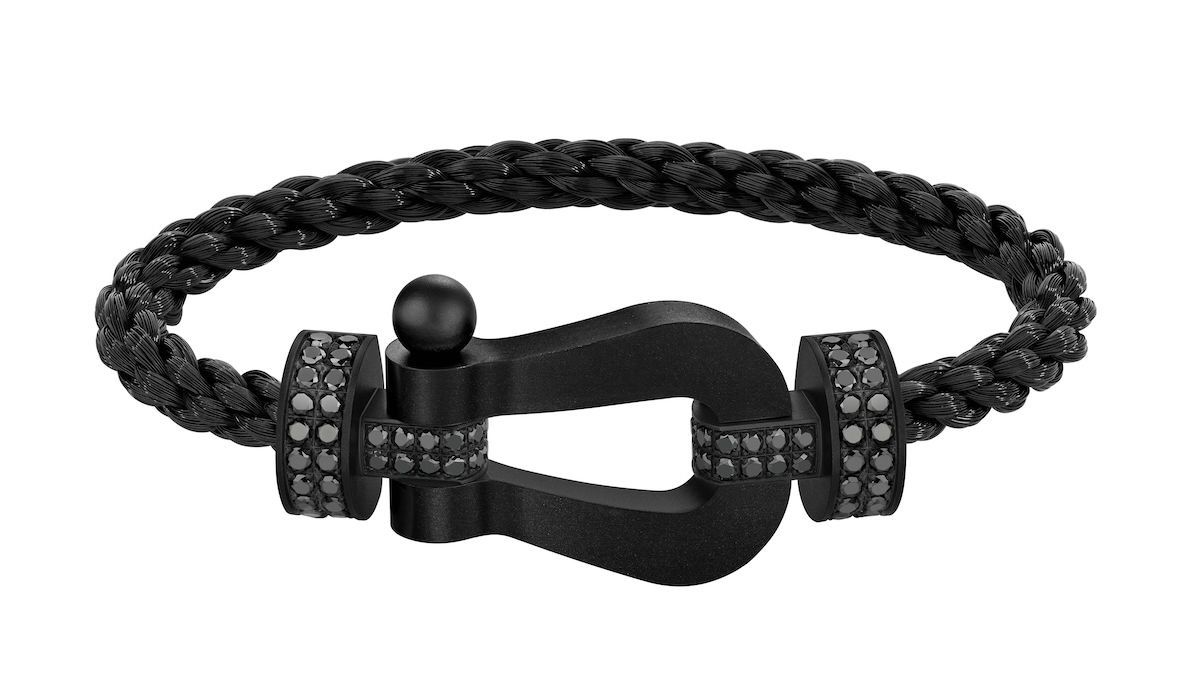 フレッド「フォース10」XLの新作バックル。究極のオールブラック