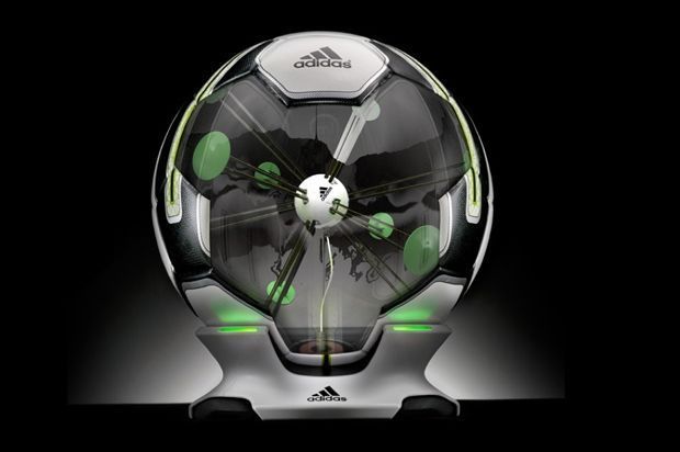 シュートの上達をアシストしてくれるボール：アディダス「miCoach