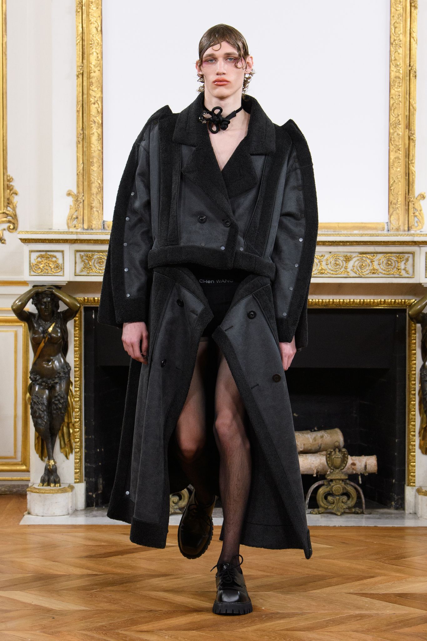 ルック】「フェン チェン ワン」2023-24年秋冬コレクション - WWDJAPAN
