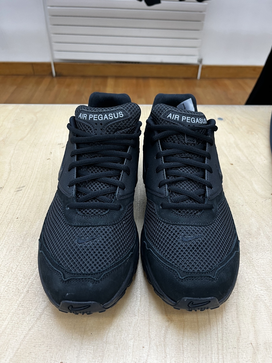 コム デ ギャルソン・オム プリュス」と「ナイキ」の最新コラボは