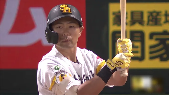 代打・中村晃が同点タイムリー！「食らいついて、何とかしようと」｜パ