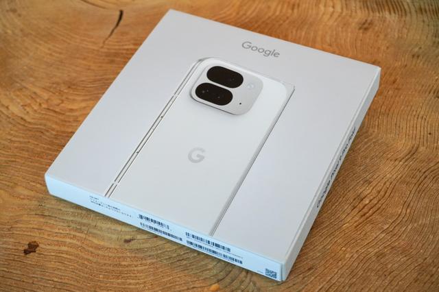 Googleの折りたたみスマホ｢Pixel 9 Pro Fold｣開封。ビルドクオリティが