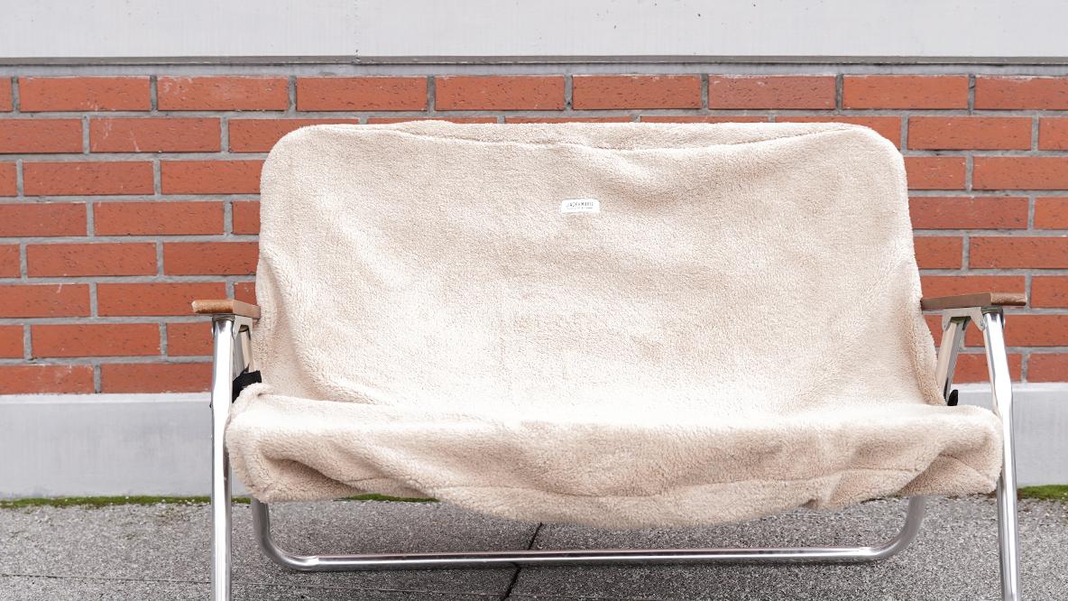 キャプテンスタッグの万能ベンチを冬仕様にしてくれるもこもこカバーを