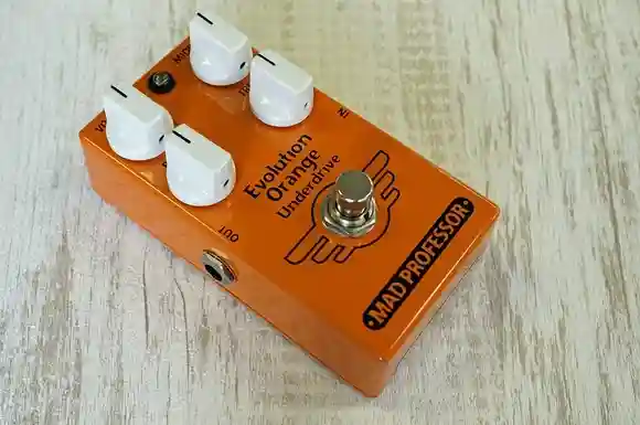 歪みをクリーンに戻すギターエフェクター！MAD PROFESSOR EVOLUTION