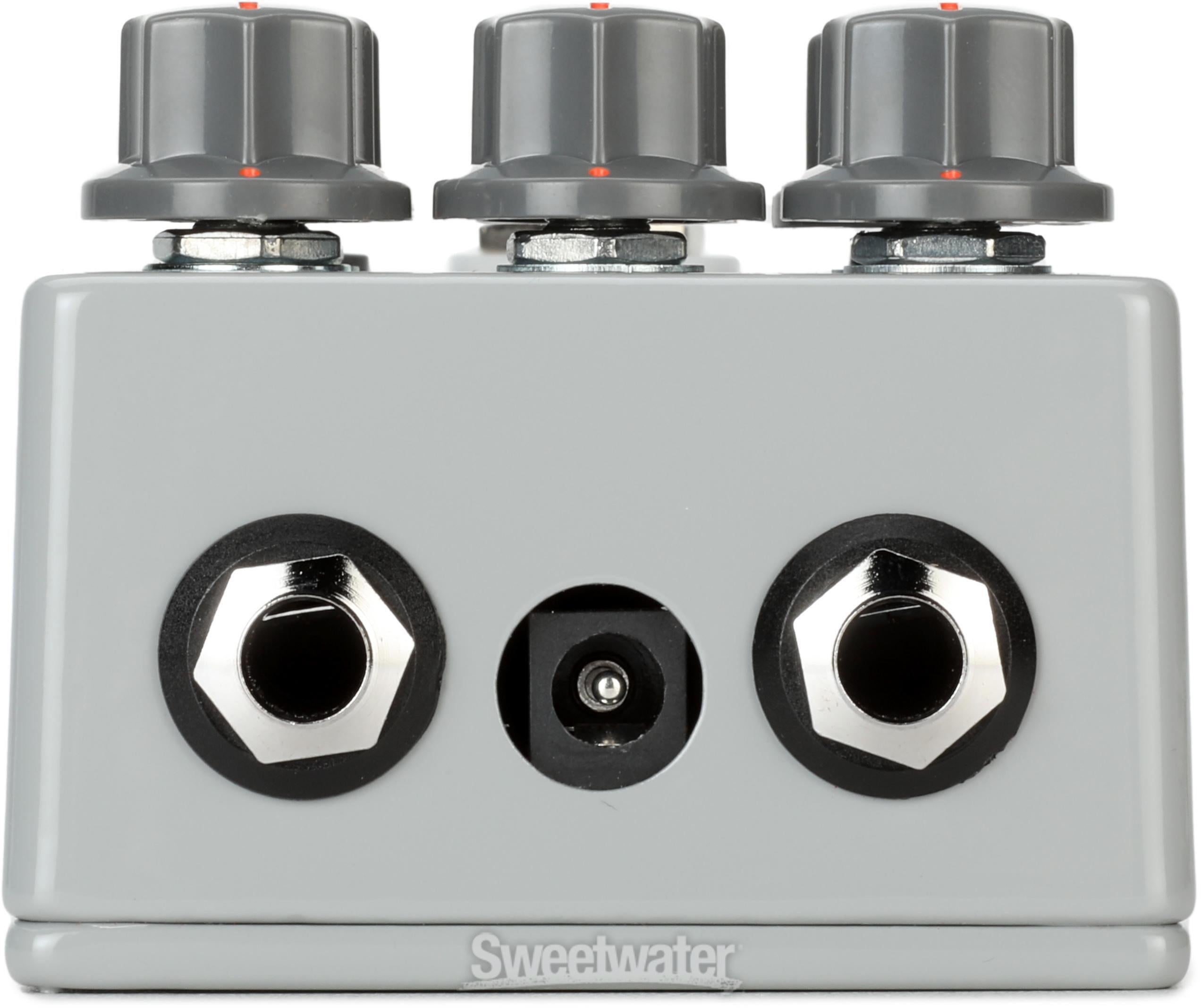 JHS 424 Gain Stage Channel Preamp Pedal Reviews | Sweetwater