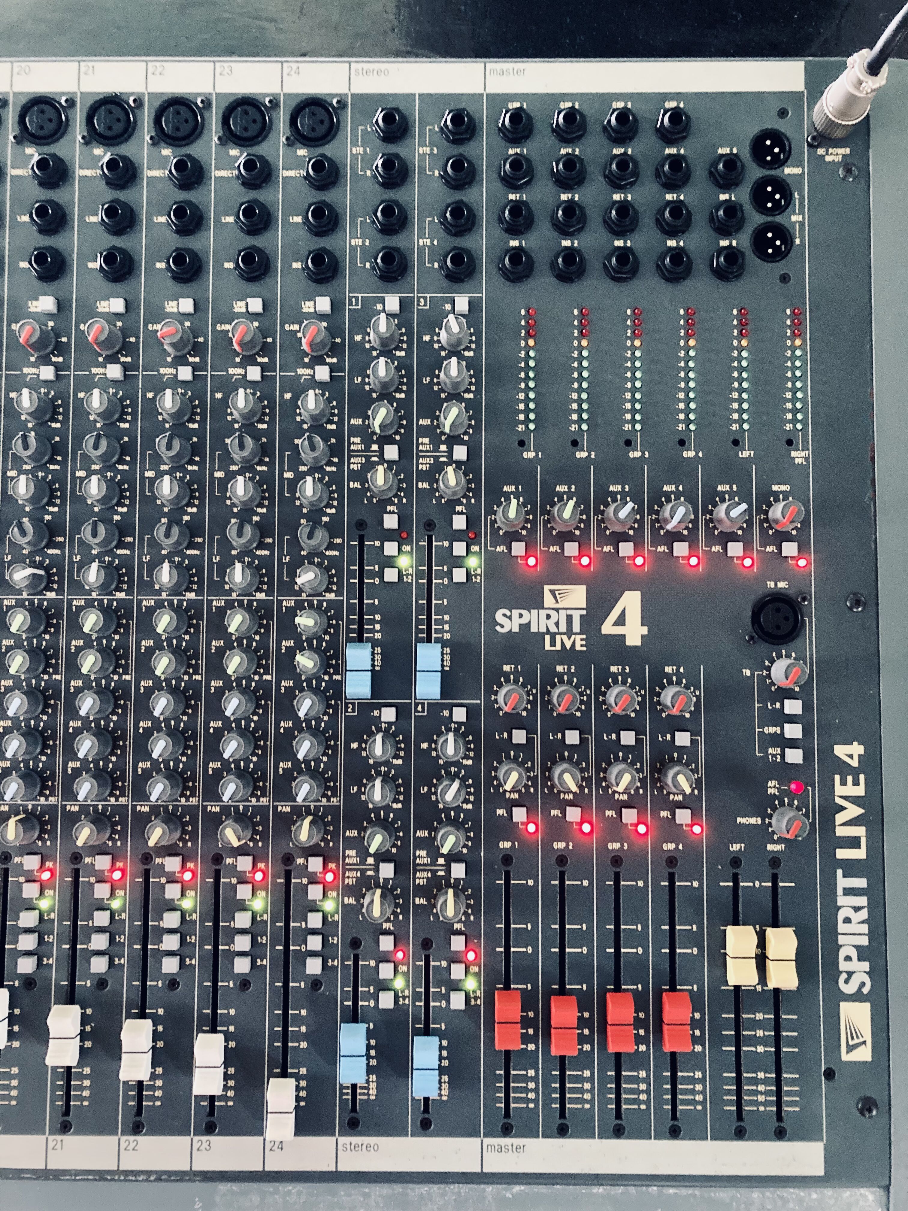 Spirit Live 24/4/2 - Soundcraft Spirit Live 24/4/2 - Audiofanzine