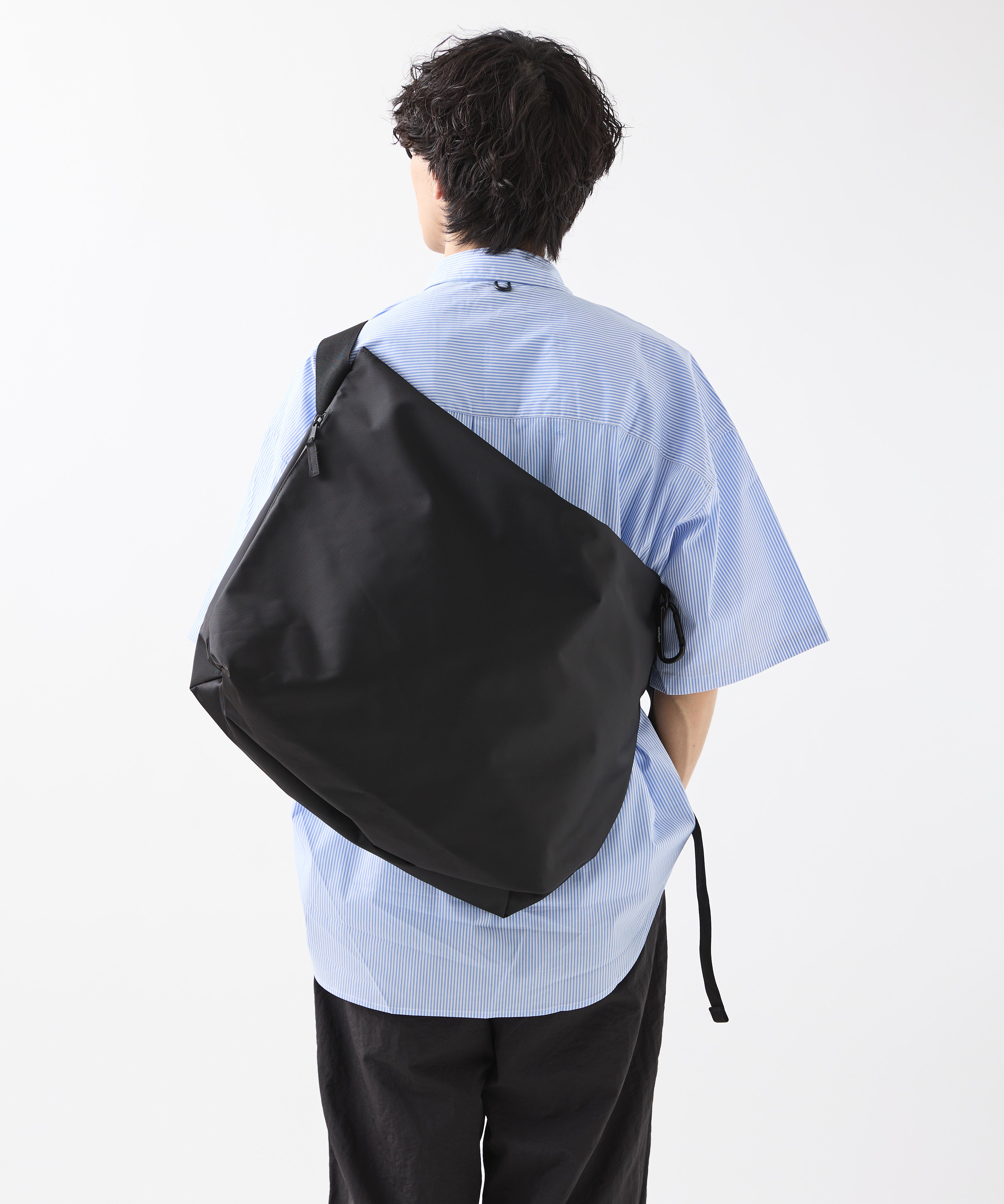 NYLON MESSENGER BAG meltum メルタム