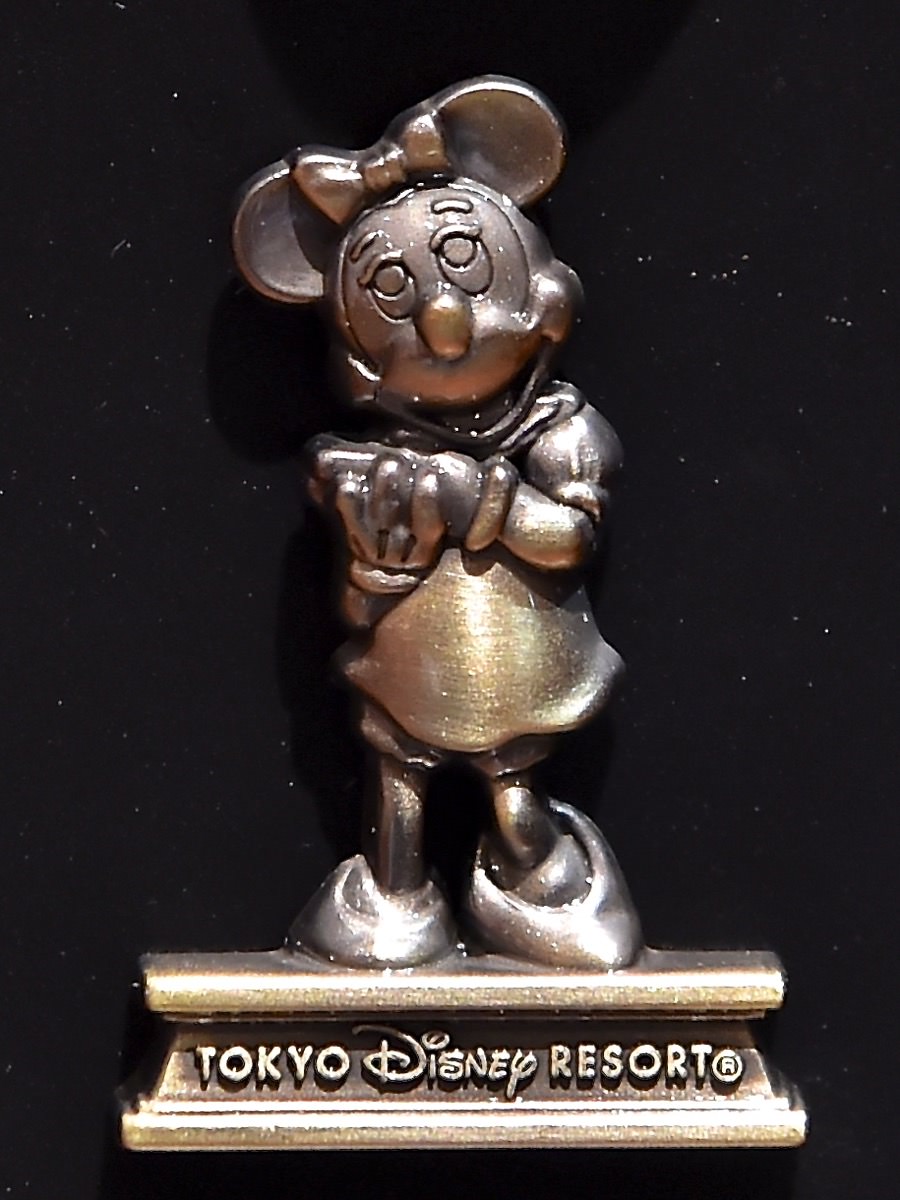 パートナーズ像がピンバッジに☆ディズニーランドブロンズ像ピンバッジ -