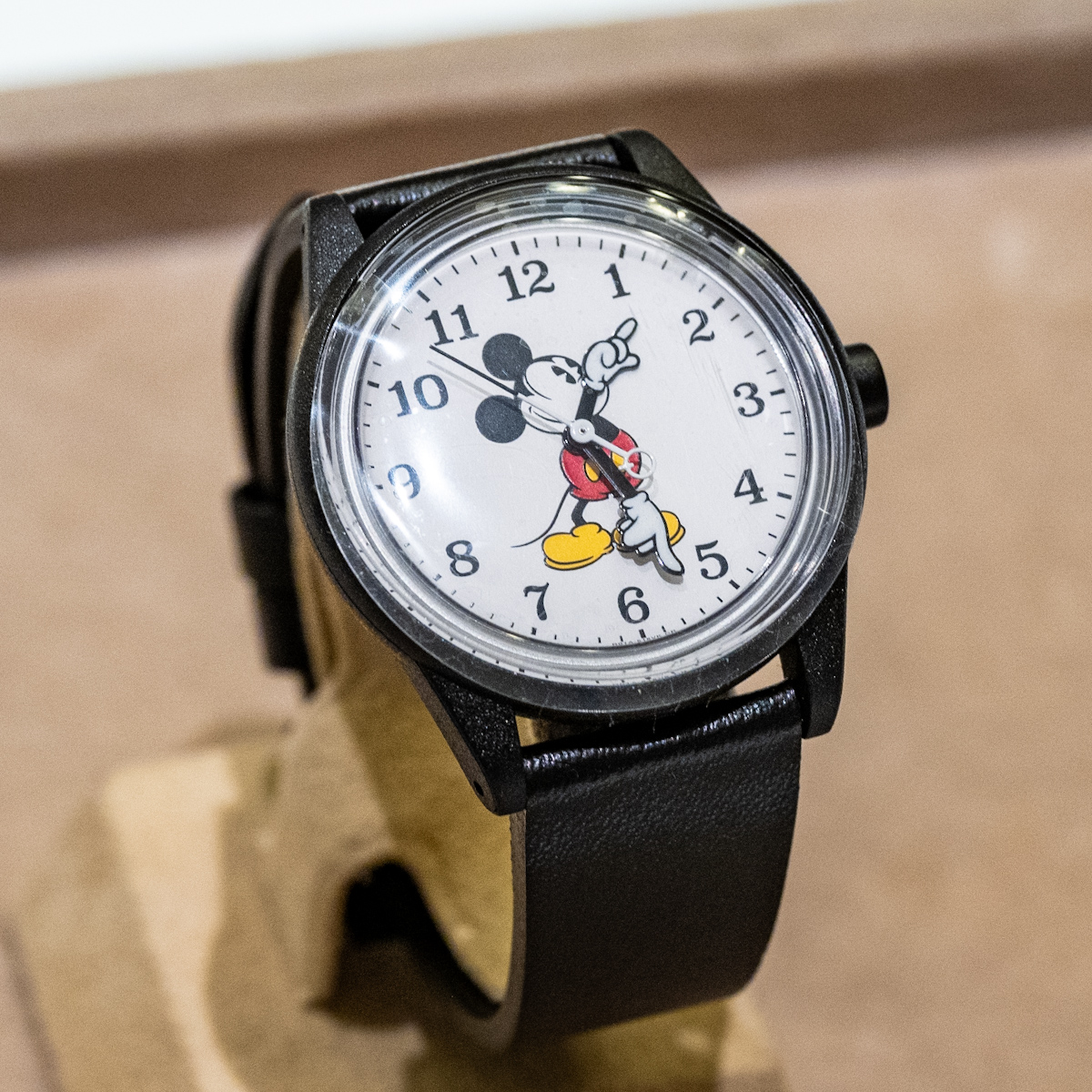 ミッキーが時刻を教える腕時計！東京ディズニーリゾート ウォッチ -