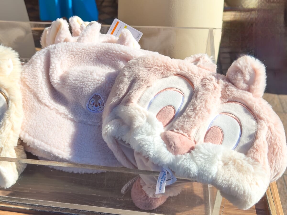 やさしいカラーで登場！東京ディズニーランド チップ＆デール身につけ