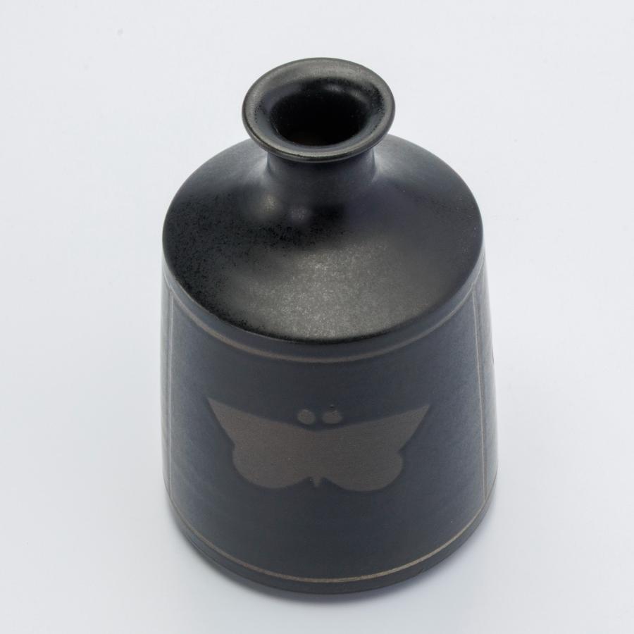 亀井勝＞瀬戸焼 黒磁蝶紋一輪挿し | 愛知県瀬戸市 | 三越伊勢丹