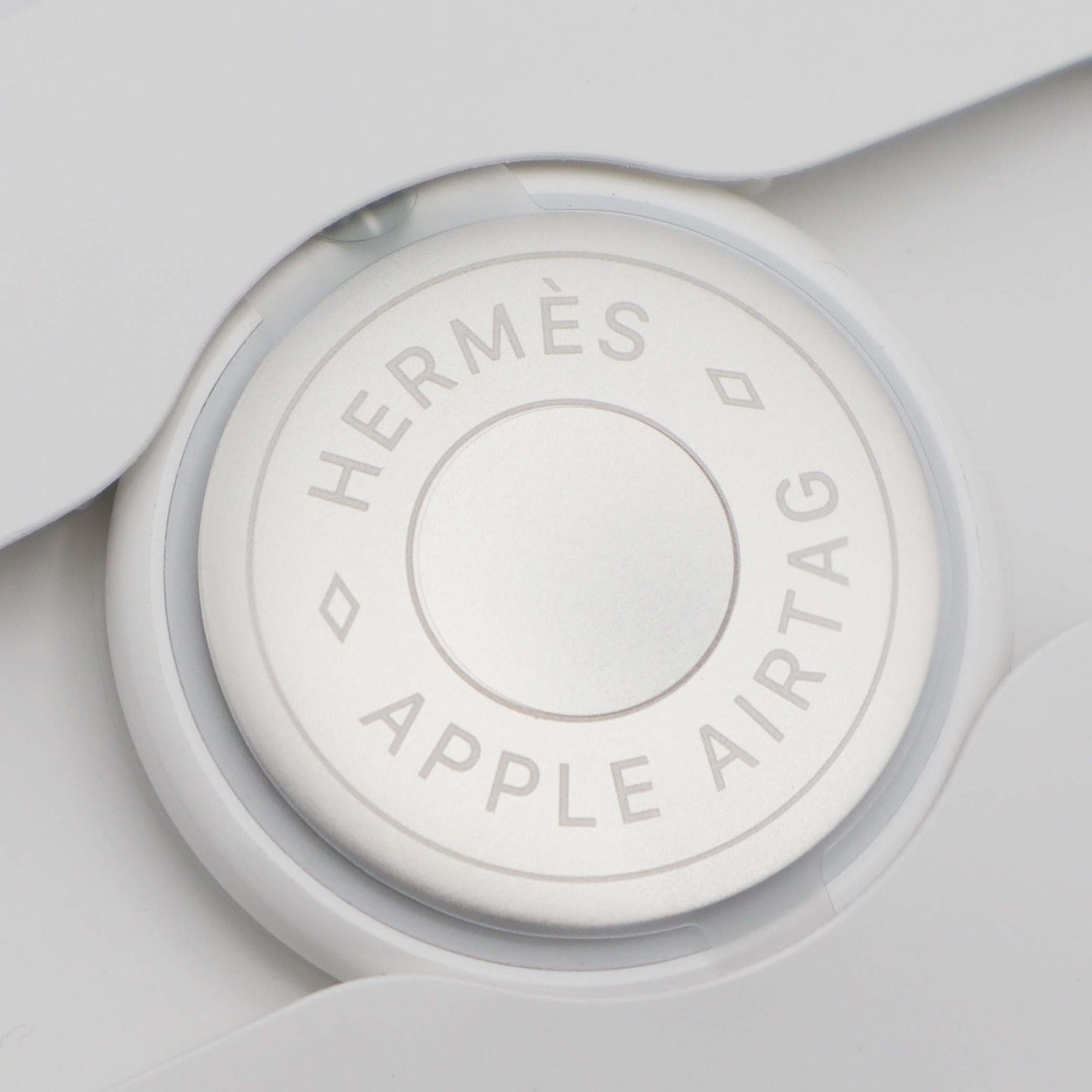 未使用 HERMES エルメス Apple AirTag エアタグ Z刻印 レザー