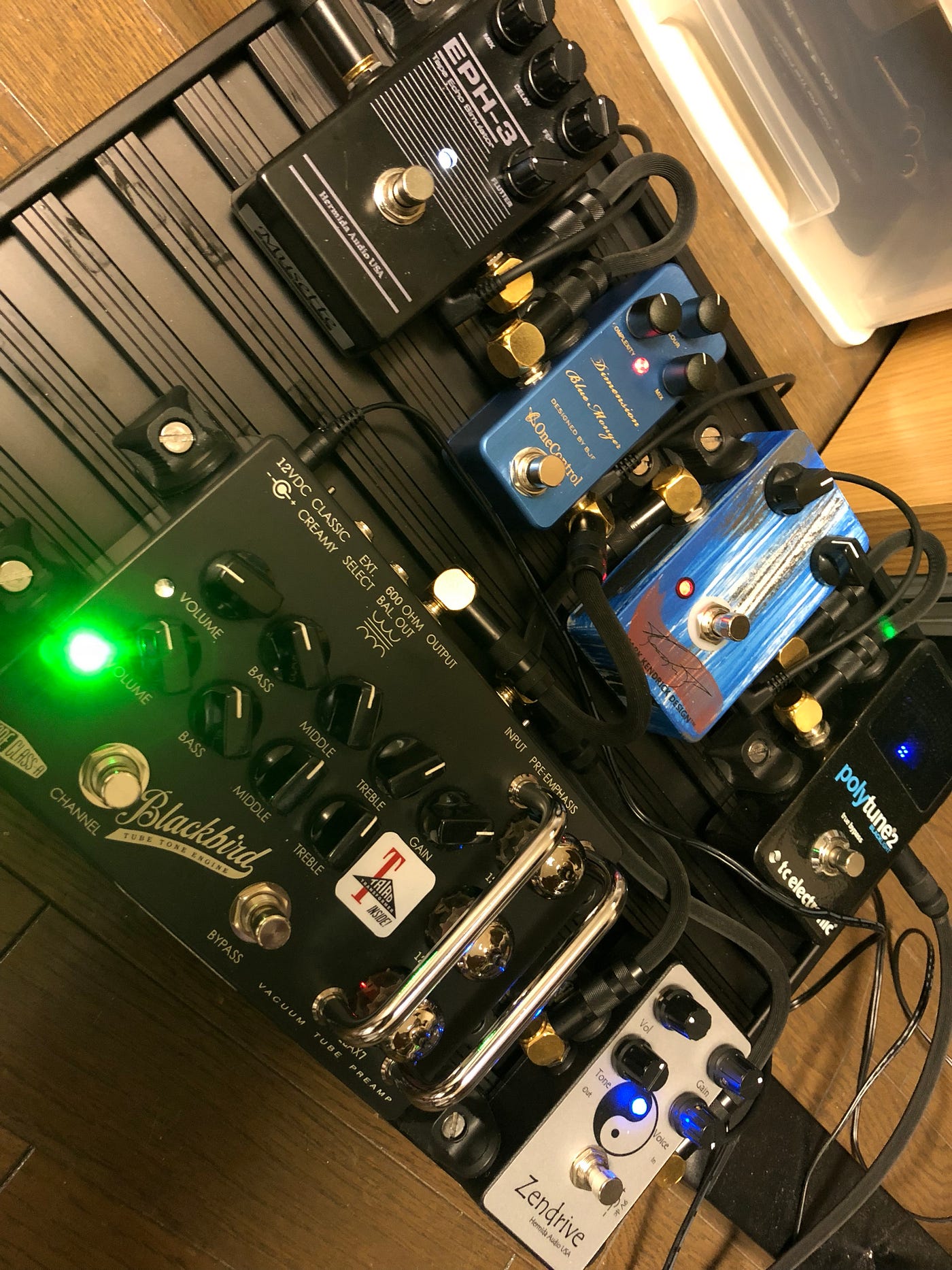 Effectrode Blackbird SR-71. Effectrode… | by FoxTail | Medium