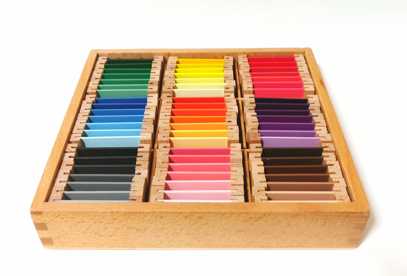 詳しく解説】色板の遊び方！モンテッソーリの視覚教具